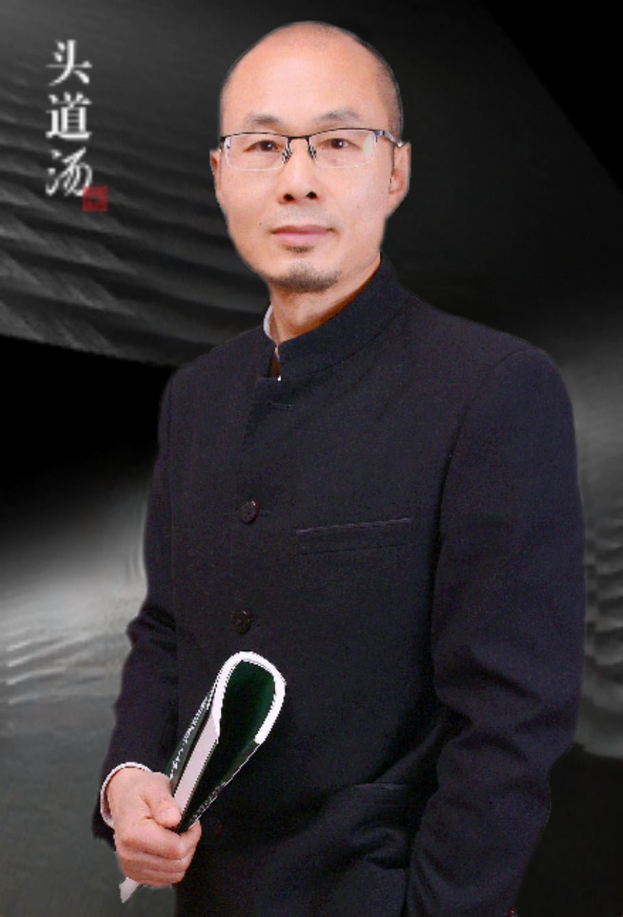 针灸师龙氏整脊师长效全息穴位疗法创始人雷泰枫1987年师承中医世家传