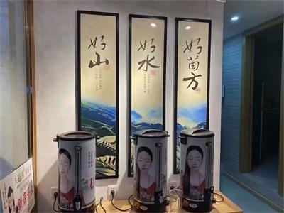 小型品牌和大型品牌哪个更适合新手创业?